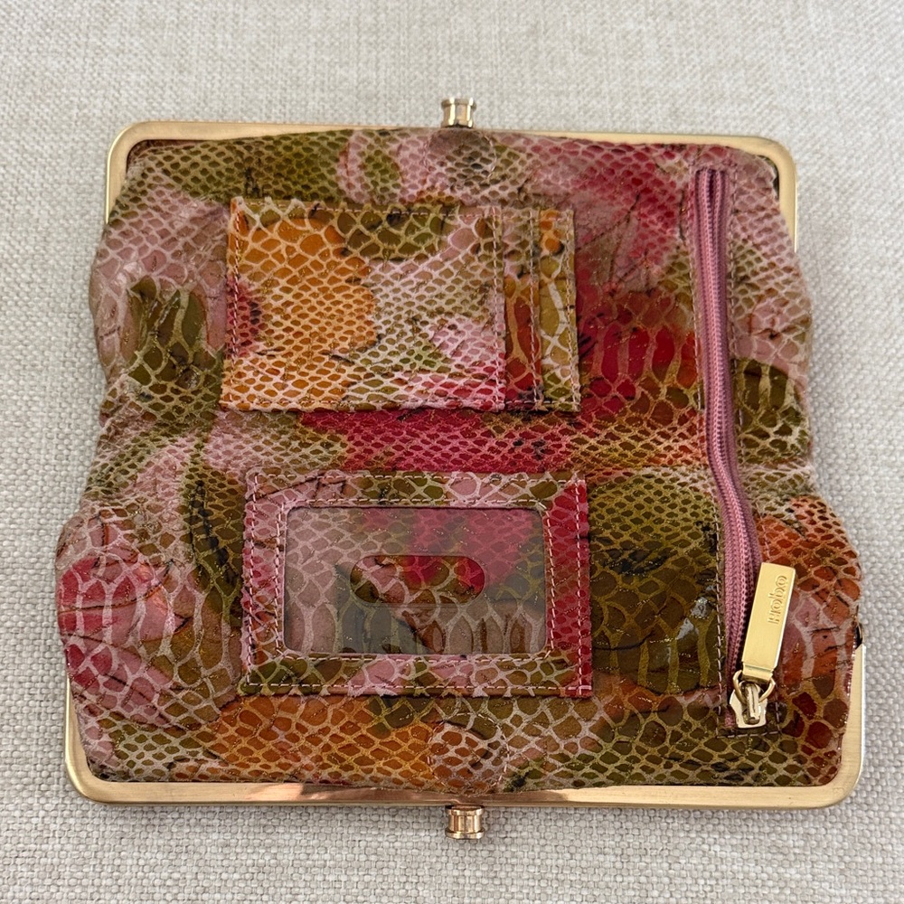 HOBO Floral Pattern Wallet - Red and Green - Picture 3 of 7